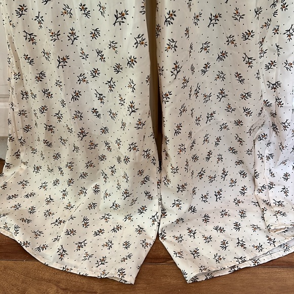 SIENNA SKY💫Women’s Cream Floral Button Front Lightweight Wide Leg Jumpsuit - Picture 7 of 13